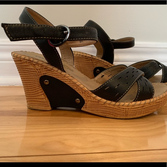 Via Pinky Collection Platform Heels - Picture 2 of 12